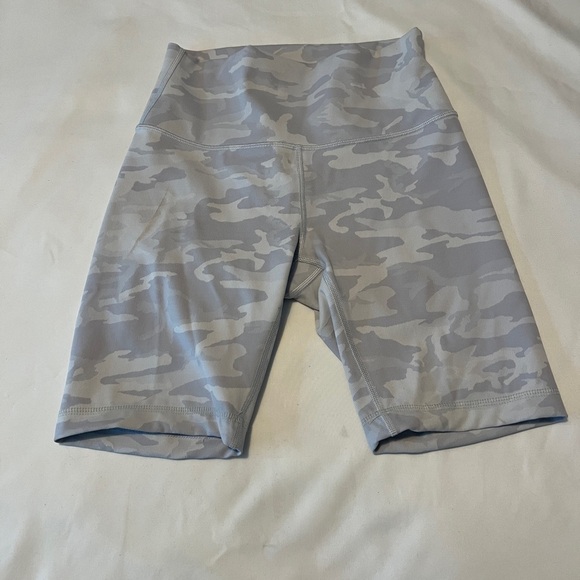 Lululemon Wunder Under Short 10" *Stained* - Picture 5 of 12